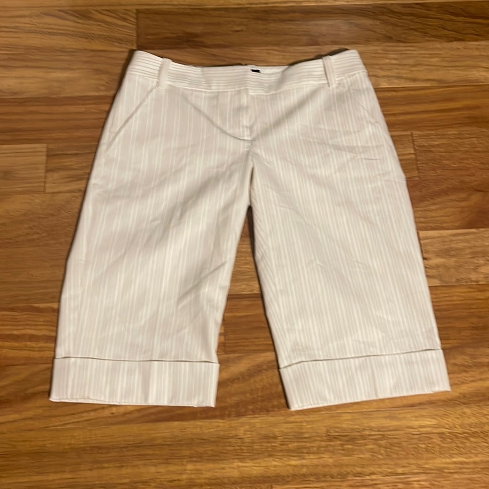 The limited drew fit size 0 Bermuda shorts.
